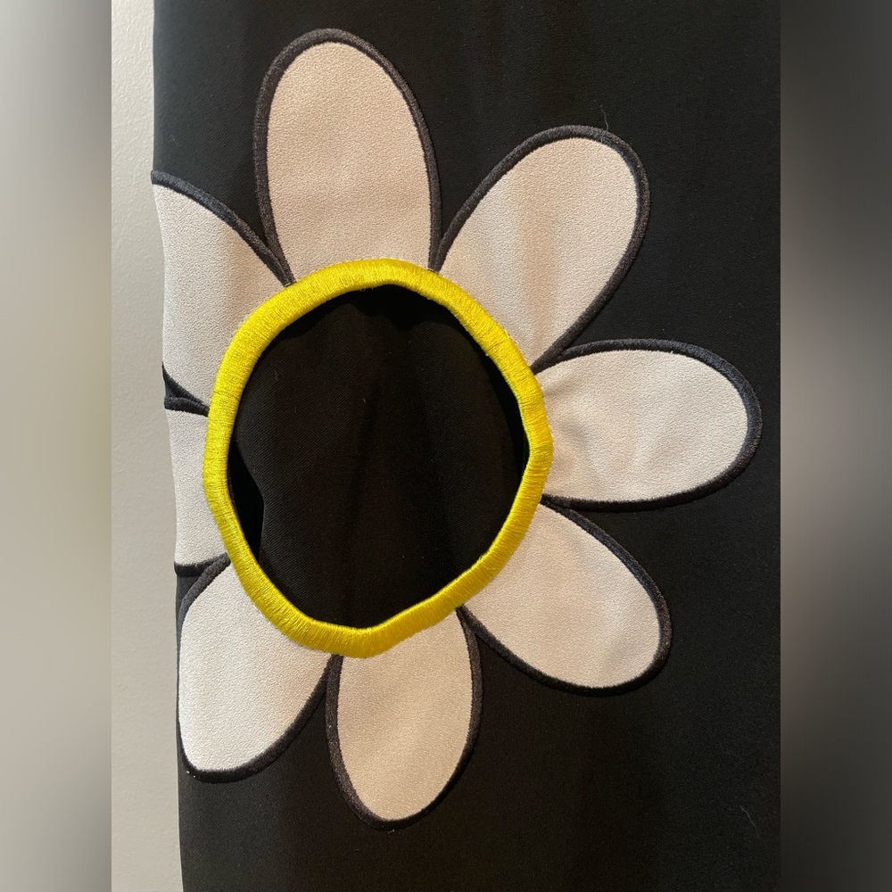 Moschino Daisy Pocket Dress - Picture 7 of 11